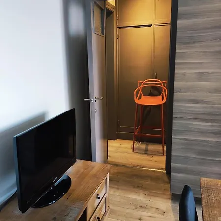 Le 5 Eme Apartment